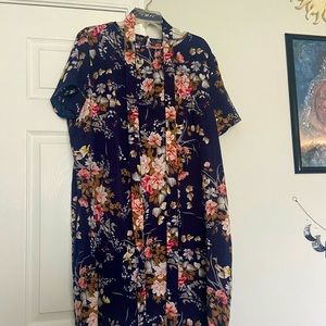 SHEIN Loose fit dress with ribbon shape maker. size 3X